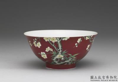 图片[2]-Bowl with plum blossoms and bamboo on a red ground in painted enamels, Qing dynasty, Yongzheng reign (1723-1735)-China Archive